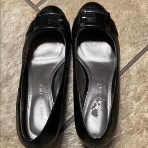 Dana Buchman Black 7M Sleek Leather Loafers